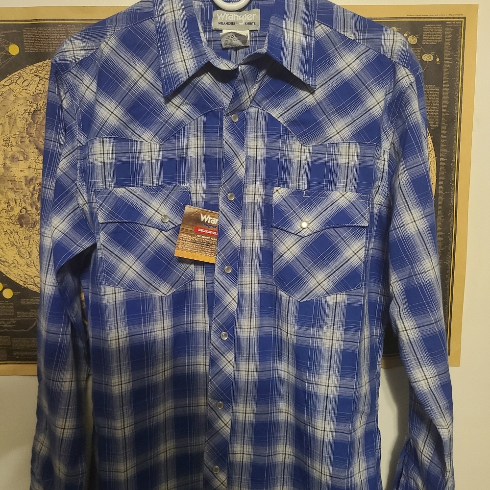 Nwt wrangler button up